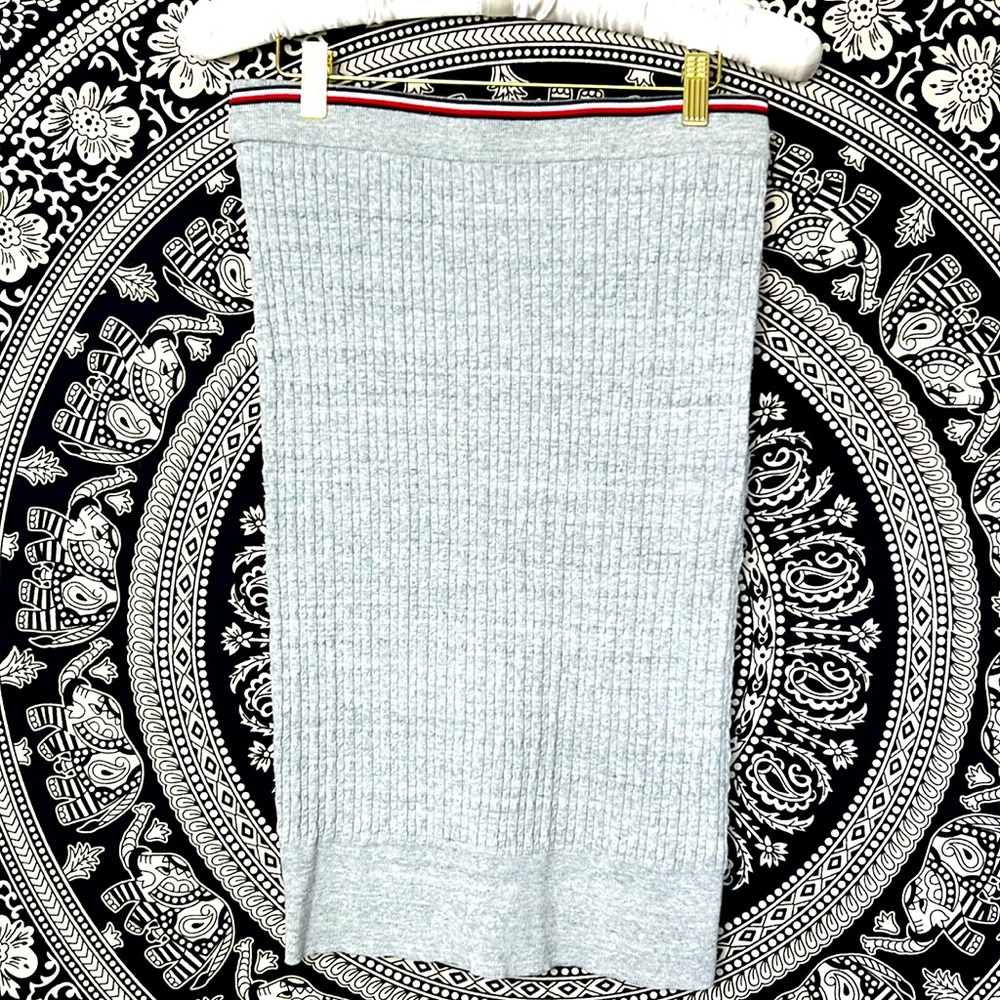 Tommy Hilfiger knit midi tube skirt light grey Size medium
